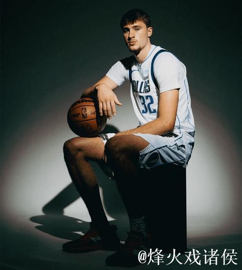 42分!弗拉格追平独行侠队史新秀单场常规赛最高得分纪录 42分!弗拉格追平独行侠队史新秀单场常规赛最高得分纪录